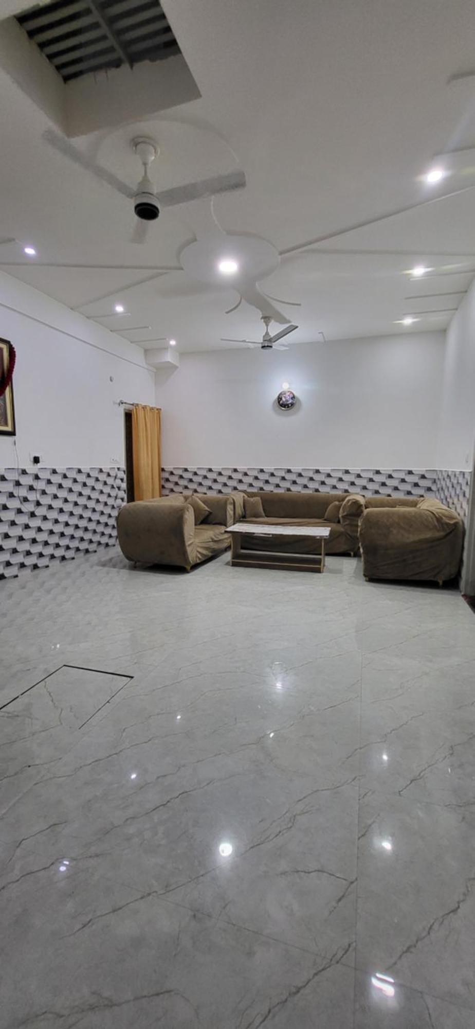 House Of Krishna Hotel วรินดาวัน ภายนอก รูปภาพ